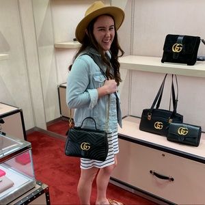 Meet your Posher, Lida